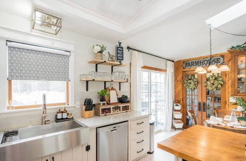 Greenfield Center Cottage | Country Cottage – Peaceful Pet-Friendly Retreat [5 Miles from Saratoga Springs]