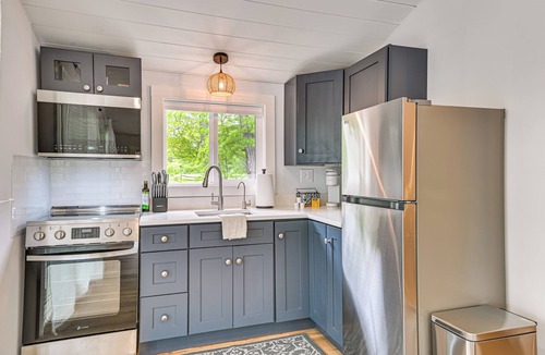 Shoreham House | Couple’s Retreat w/Water Access to Lake Champlain