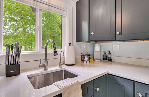 Shoreham House | Couple’s Retreat w/Water Access to Lake Champlain