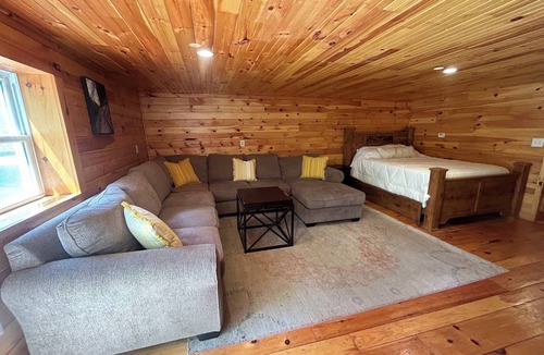 Schuylerville Apartment | Coveville Cabin- Cozy Adirondack style Studio