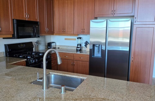 Emeryville Condo | Cozy 1-bedroom condo in fantastic Emeryville with fitness room, WiFi