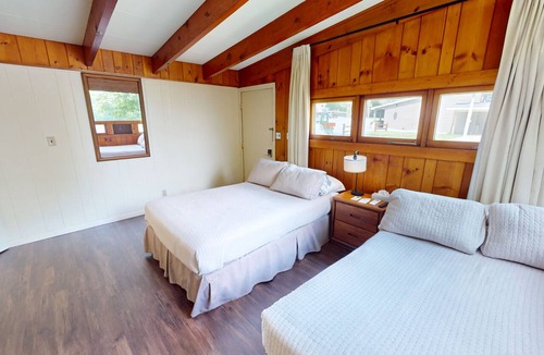 Hamilton Hotel | Cozy 1-bedroom hotel room in serene Hamilton - #305 Mohawk