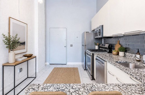 Castleberry Hill Apartment | Cozy 1-bedroom studio within walking distance to the Mercedes Benz Stadium