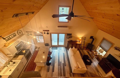 North New Portland Cabin | Cozy 3-bedroom log cabin nestled in the peaceful woods of central Maine
