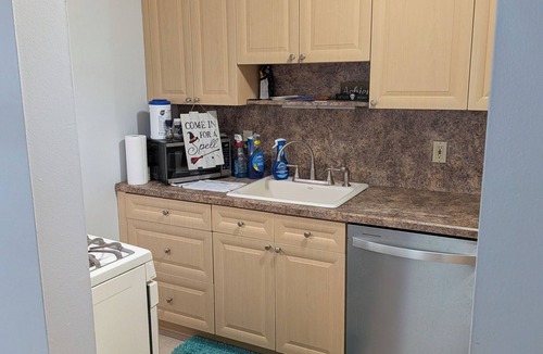 Paramus House | Cozy 3-bedroom townhome w/AC in pleasant Paramus. World Cup, negotiable rates