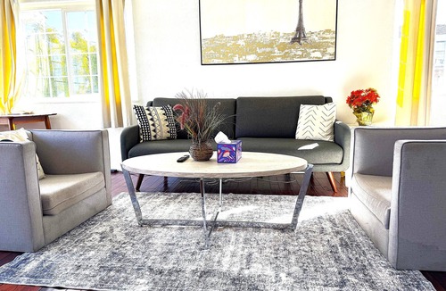 South Sundale House | Cozy 4 bedroom in Fremont with free Parking & WiFI & Great location