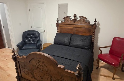 Garwyn Oaks Bed & Breakfast | Cozy Baltimore Suite Free Parking NearJohn Hopkins