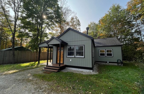 Manchester Center Cabin | Cozy Cabin - walking distance to town and 10 minutes to Bromley. Pet friendly!