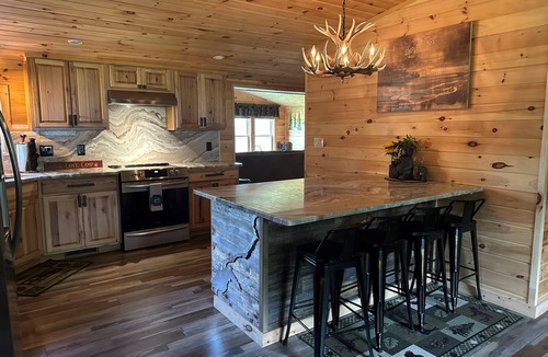 Broadalbin House | Cozy cabin with 165ft private beach area - on The Great Sacandaga Lake.