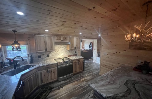 Broadalbin House | Cozy cabin with 165ft private beach area - on The Great Sacandaga Lake.