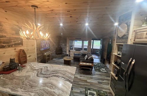 Broadalbin House | Cozy cabin with 165ft private beach area - on The Great Sacandaga Lake.
