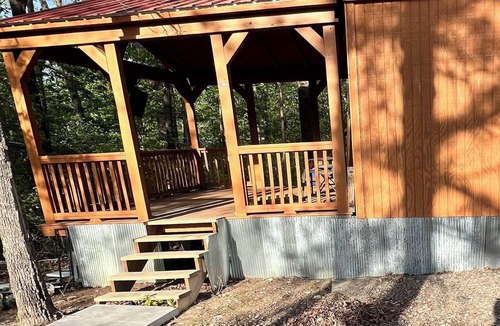 Murfreesboro Cabin | Cozy cabin with AC and WiFi in delightful Murfreesboro
