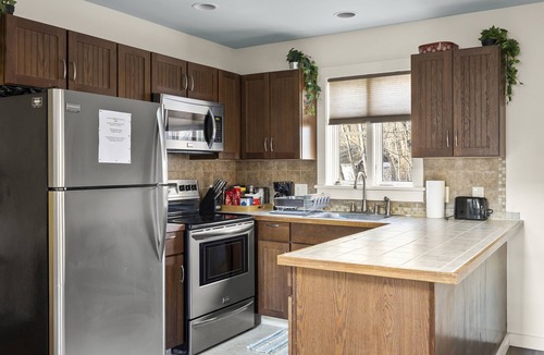 Jefferson Heights Cabin | Cozy Catskill Cabin w/10-minute Walk to Downtown Catskill