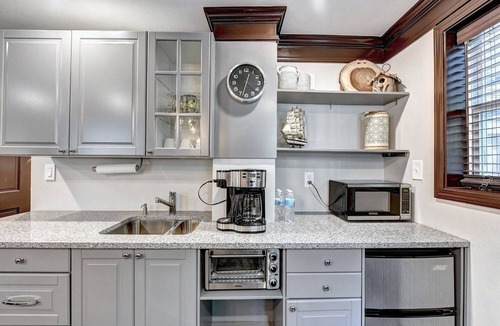 Lindridge-Martin Manor House | Cozy Guest-Suite