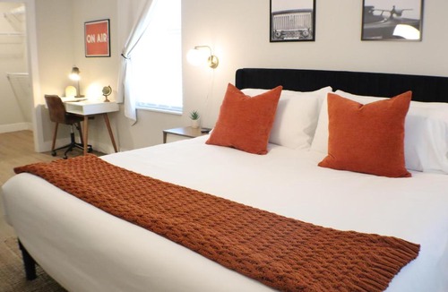 Rogers Apartment | Cozy King Bds, Sectional, Heated Pool, Bike Lift