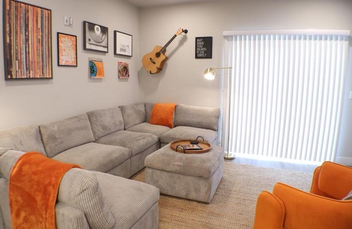 Rogers Apartment | Cozy King Bds, Sectional, Heated Pool, Bike Lift