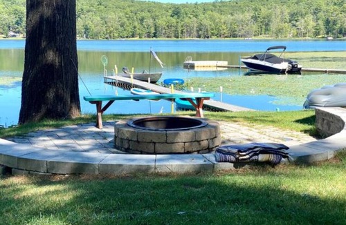 Town of Highland Cabin | Cozy Lakefront Cabin upstate NY Dog friendly