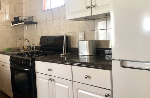 Mongaup Valley House | Cozy One bedroom Bungalow with shared pool 8m bethel woods 10m Casino