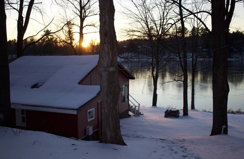 Queensbury Cottage | Cozy Private Lake Cottage Minutes to Lake George & Saratoga Springs Pet Friendly