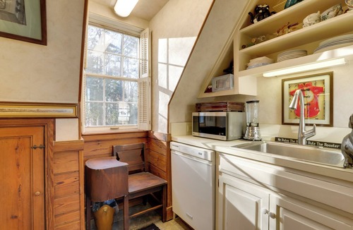 Mount Paran - Northside Apartment | Cozy Studio on 7 Acres: 11 Mi to Dtwn Atlanta!