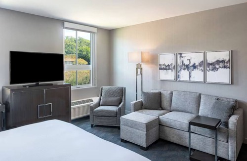 Waltham Hotel | Cozy Studio Suite w/Full Kitchen Near Minute Man Historical Park