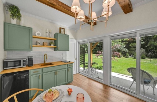 Cumbola Apartment | Cozy Tiny River Studio with Fire Pit & BBQ Area