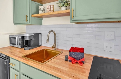 Cumbola Apartment | Cozy Tiny River Studio with Fire Pit & BBQ Area