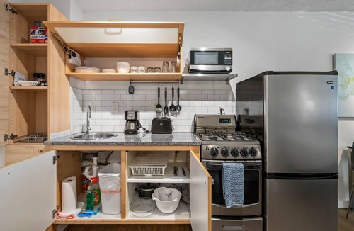 Buckhead Apartment | (CPG) Serviced Studio w/Full Kitchen in Quiet Neighborhood