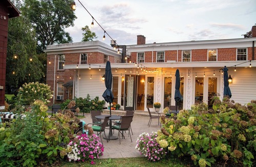 Cornwall Bed & Breakfast | Cromwell Manor Inn