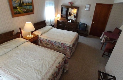 Round Top Hotel | Crystal Brook Resort & Mountain Brauhaus