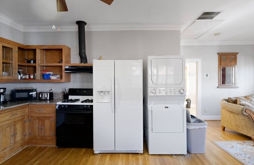 Westside House | Cute studio cottage with central AC and private W/D