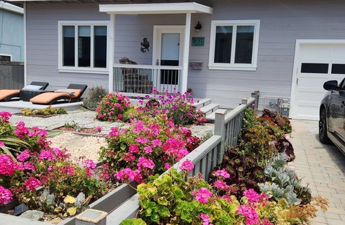 Sharp Park House | Cute totally remodeled Cottage 100 feet from Beach