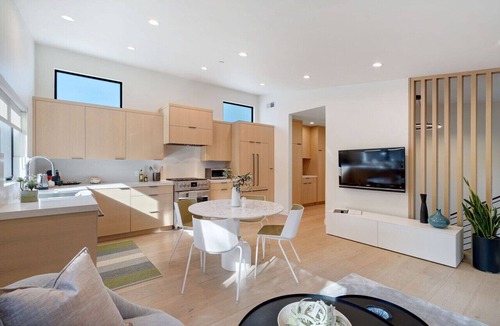 The Willows Apartment | Dazzling Modern Home Close to Downtown Palo Alto & Stanford