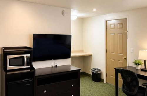 Owego Hotel | Deep Well Motel
