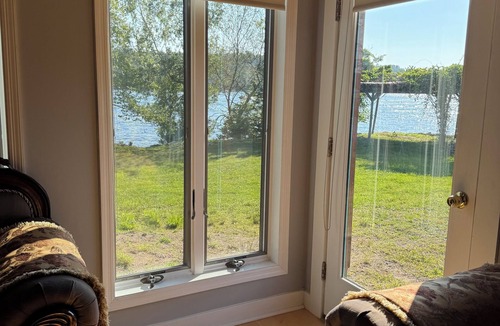 Kauneonga Lake House | Delightful 2 bedroom house with AC in Kauneonga Lake. Lake front property