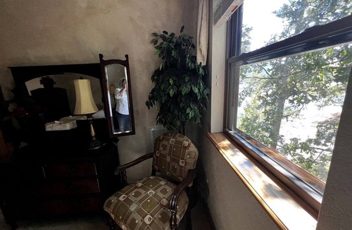 Mount Ida Cottage | Delightful Lake Cottage with Tennis Court, Pool and Views in Mount Ida, Arkansas