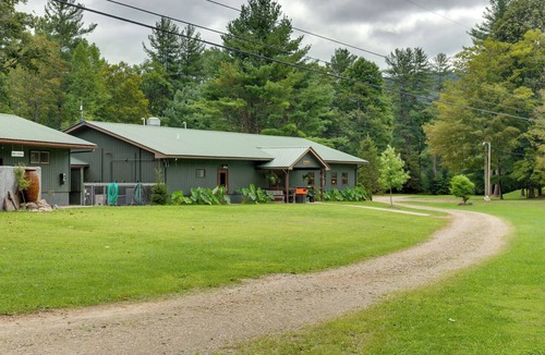 Hillsgrove Cabin | Deluxe Cabin D at Elk Creek Escape! Pets Welcome