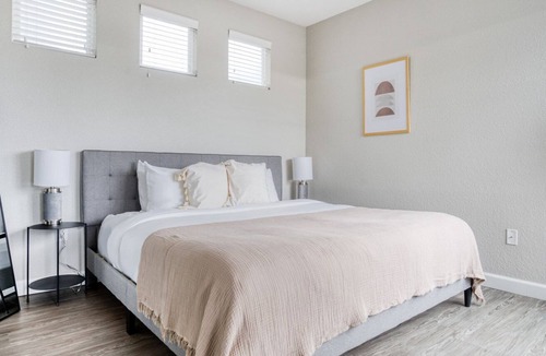 Emeryville Apartment | Deluxe Emeryville 1BR w/ Pool, W/D & Gym, walk to Safeway, by Blueground