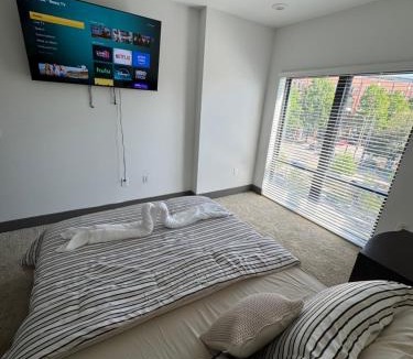 Castleberry Hill Apartment | Deluxe Escape 4