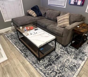 Pleasanton House | Digital Nomad Paradise Walk to downtown