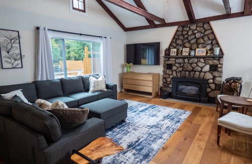 White Lake House | Dink and Dip Catskills Poolside Oasis