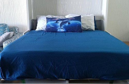 Waikiki Hotel | Direct Oceanfront in the Heart of Waikiki! Spectacular New Custom Reno!
