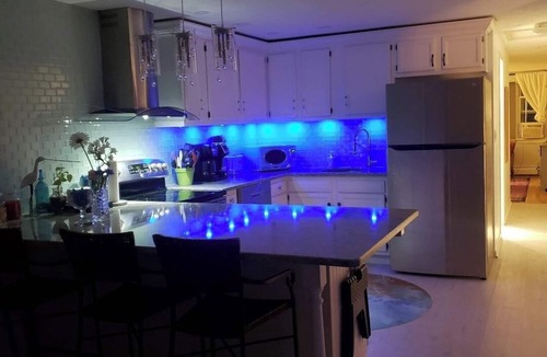 West Haven Apartment | DIRECT WATERFRONT with awesome views and near Yale