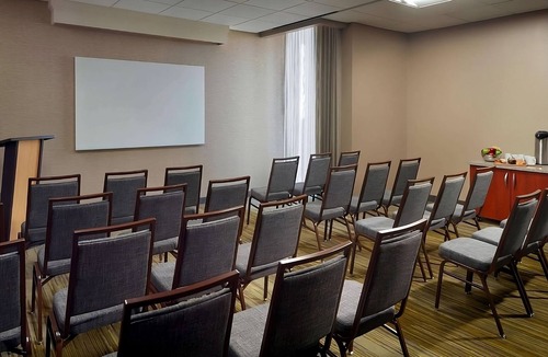 Cumberland Apartment | Discover Atlanta's Cumberland Area in Comfort! Pets are Welcome! Pool Available!