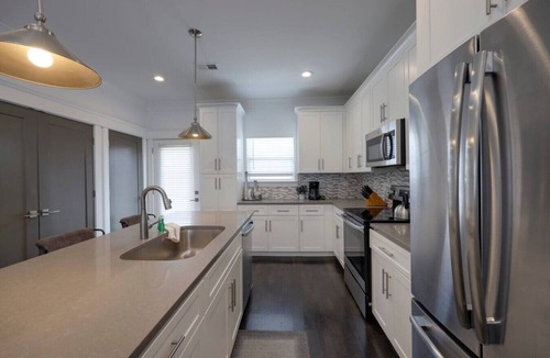 Charlotte Park Villa | Double Townhomes - Elegant Design - Big Groups