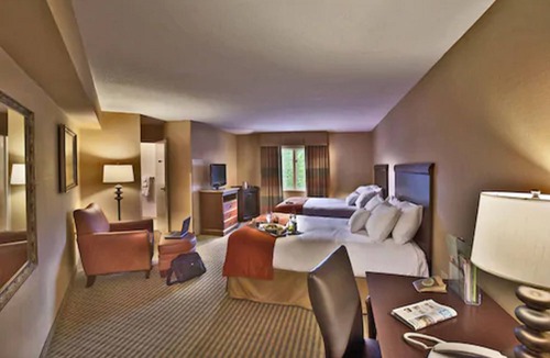 Bausman Resort | DoubleTree Resort by Hilton Lancaster