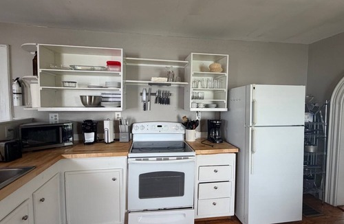 Castine House | Downtown Getaway w/Full Kitchen & Furnished Porch - Walk to the Beach/Harbor