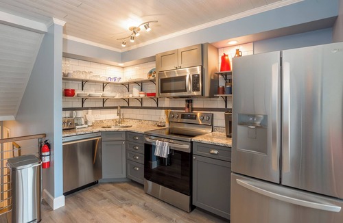 The Pines Condo | Downtown Rehoboth Beach Condo Parking Elevator Linens