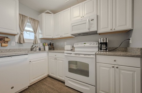 The Pines Condo | Downtown Rehoboth Beach!
