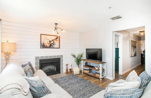 North Capitol Condo | Downtown Riverside Condo with Pool.